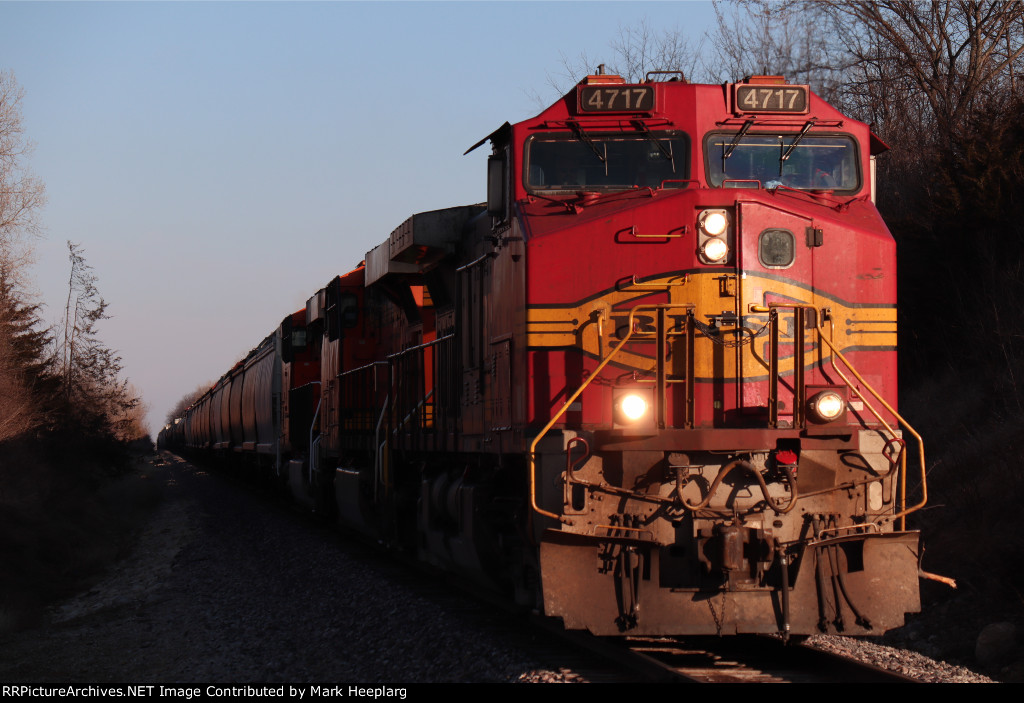 BNSF 4717